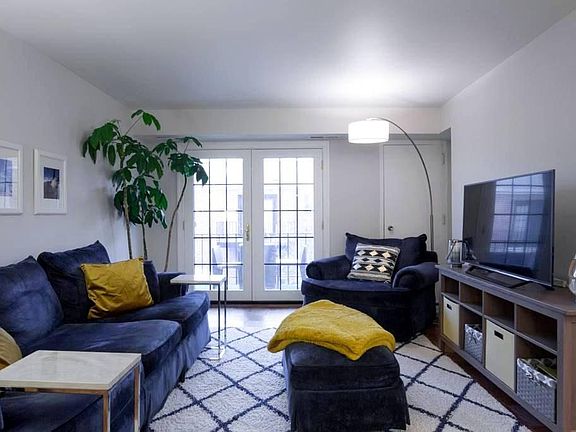 4th image of 432 N Armistead St #0