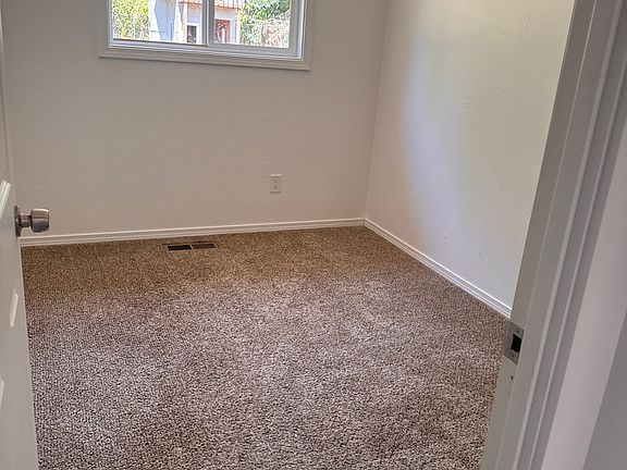 4th image of 5727 143rd Pl NE
