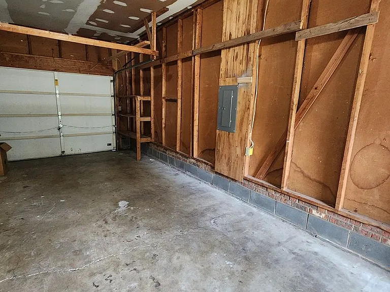 6701 Vaughn Rd — Photo 23