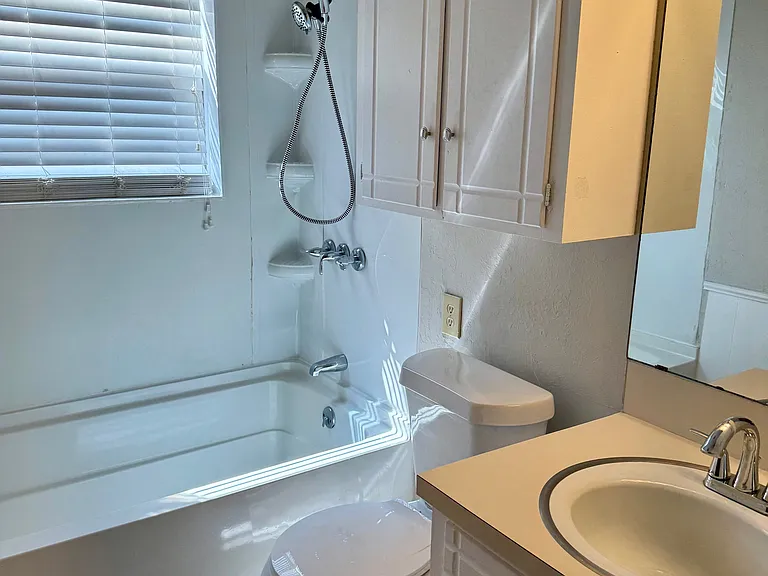 1035 Raleigh Cir — Photo 20