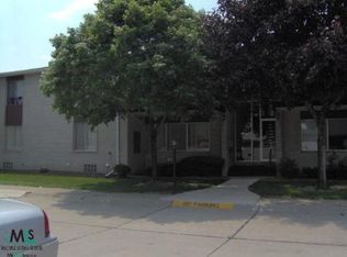 8593 Kennedy Cir, Warren, MI 48093