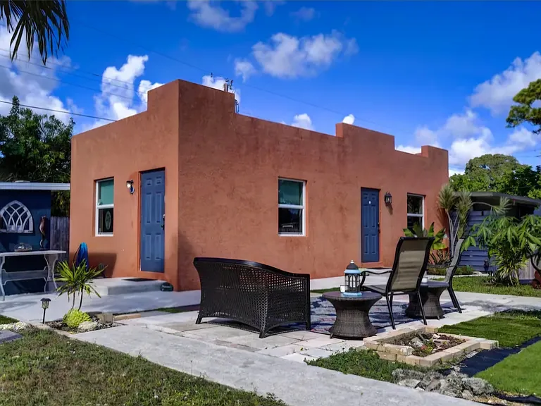 1281 Sunrise Rd #3 — Photo 1