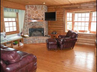 548 Oakwood Trl, Twin Lakes, WI