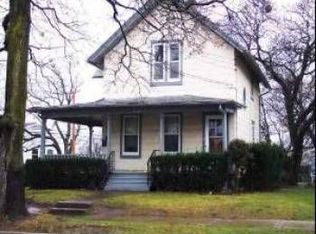 476 Saint Charles St, Elgin, IL 60120