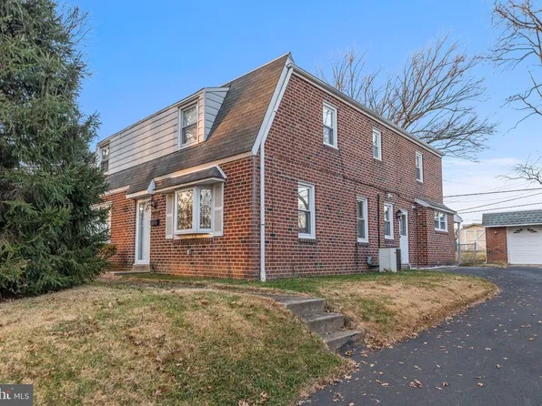 8622 Bloomfield Ave, Philadelphia, PA 19115