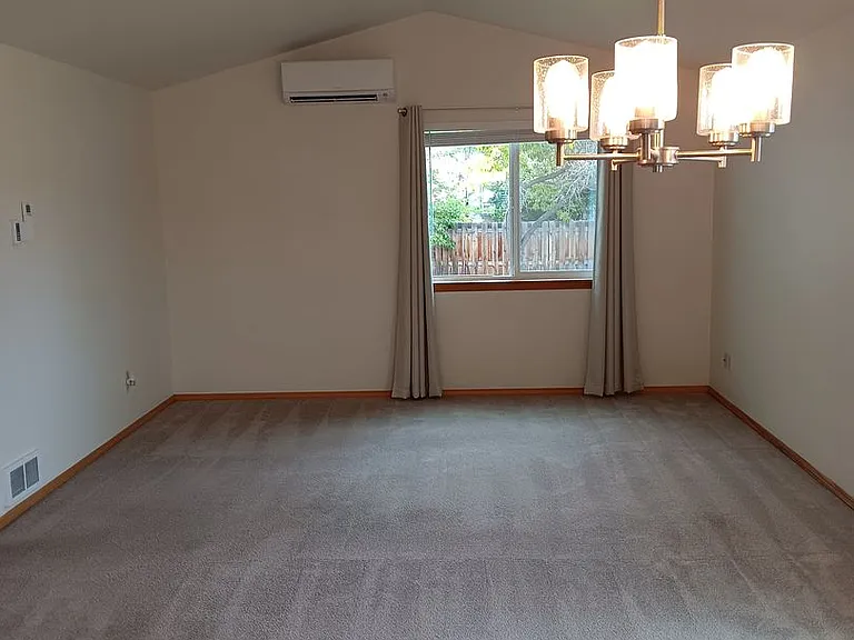 3092 NE Tahoe Ct — Photo 10