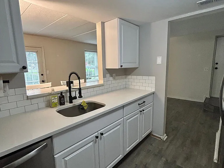 644 Newbridge Ct — Photo 14