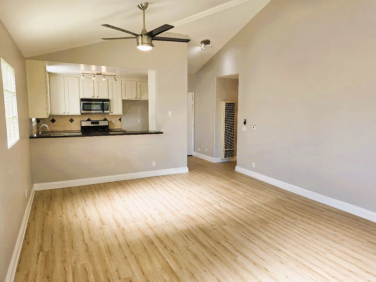 2 bed, 1000 sqft, $2,495 — Photo 4