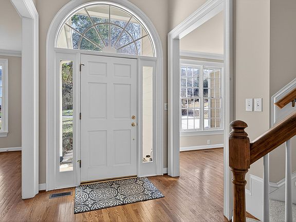 5th image of 105 Headlands Ln