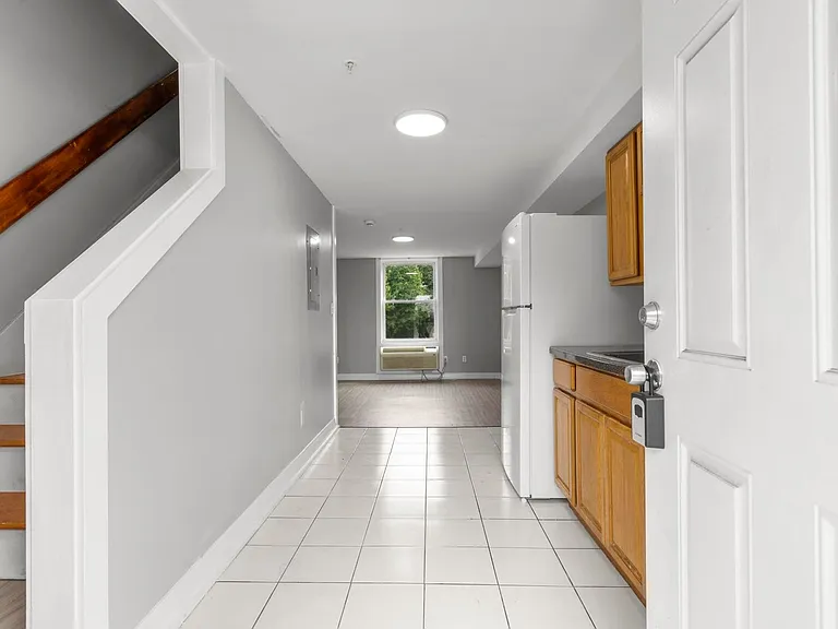5 Manila Ave — Photo 13