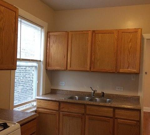 3rd image of 1639 N McVicker Ave #Second