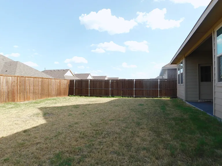 3500 Kingsview Dr — Photo 28