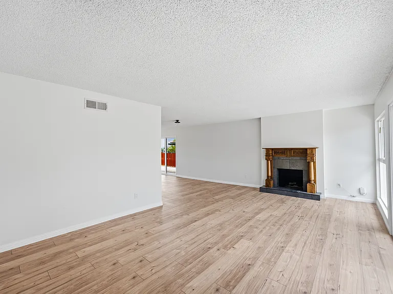 93 N Dewey Ave — Photo 11