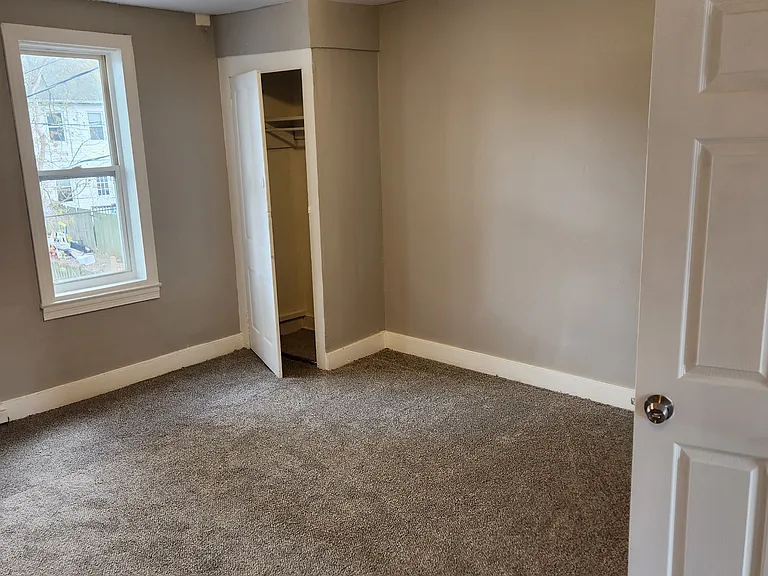 320 Wallace St — Photo 38
