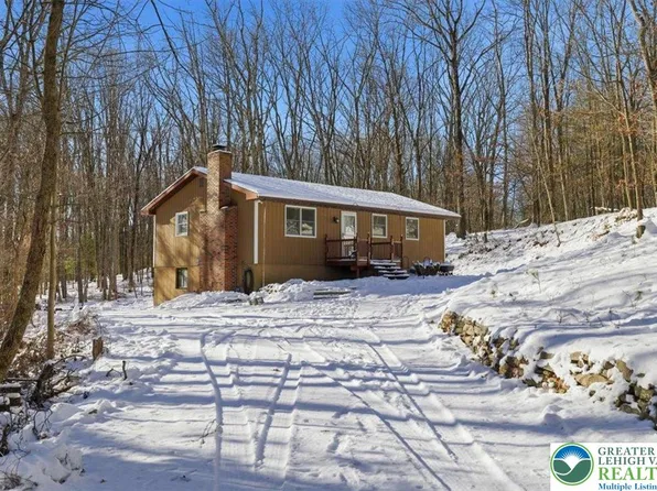 143 Anglemire Dr, Stroudsburg, PA 18360