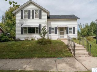 106 W South St, Janesville, MN 56048