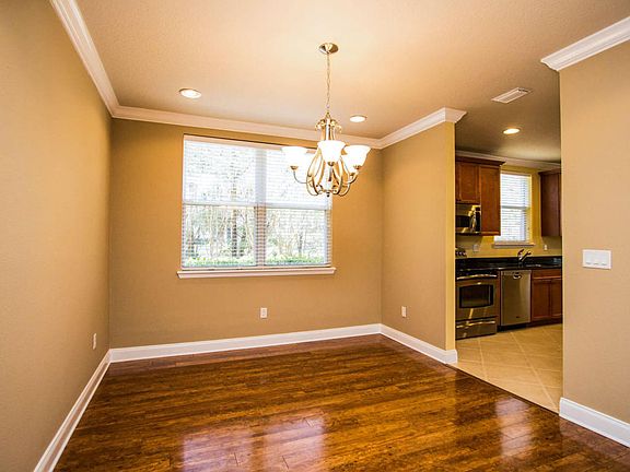 3rd image of 132 Hidden Palms Ln