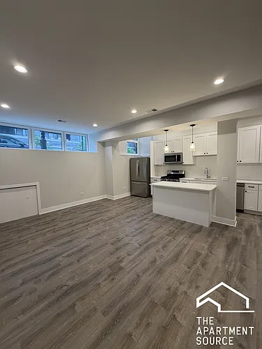 2247 W Lawrence Ave #3 Photo 1