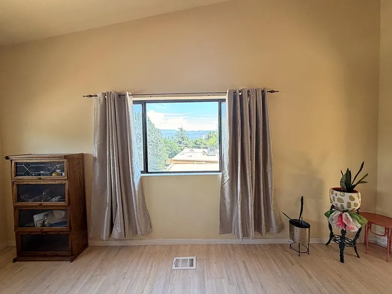 700 Solano Dr SE — Photo 43