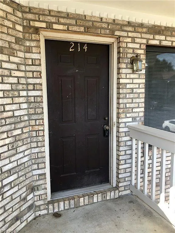 2 bed, 862 sqft, $1,200 — Photo 2