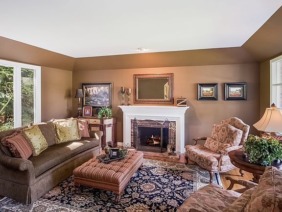 3rd image of 20609 NE 142nd St