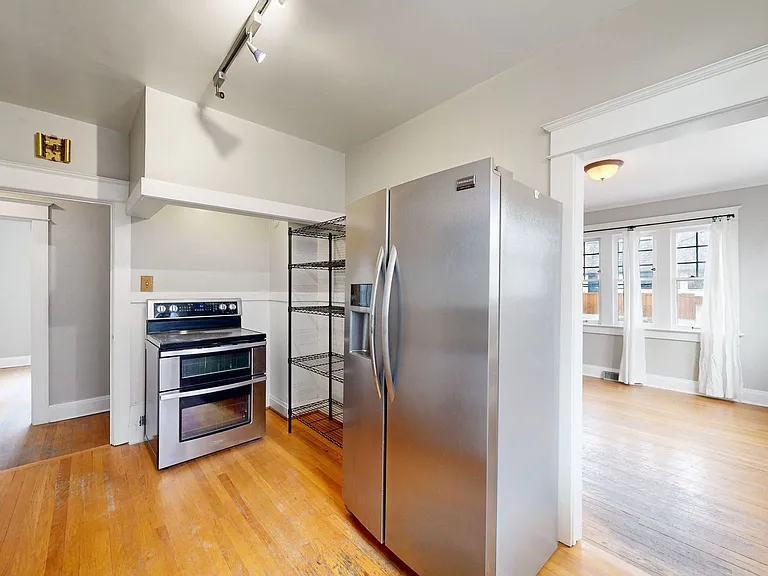 712 Harrison St — Photo 9