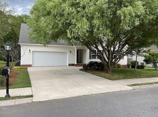 47 Round Tree Dr, Rossville, GA 30741