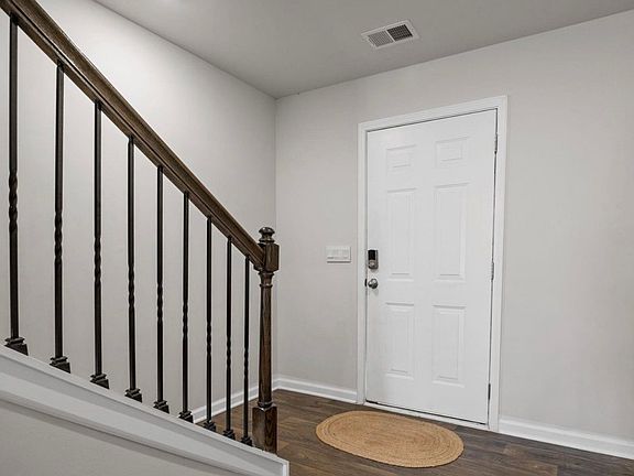 3rd image of 4389 Remington Ave