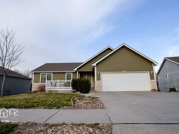 631 Tallgrass Dr, Junction City, KS 66441