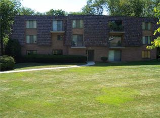 1214 Forest Green Dr, Coraopolis, PA 15108