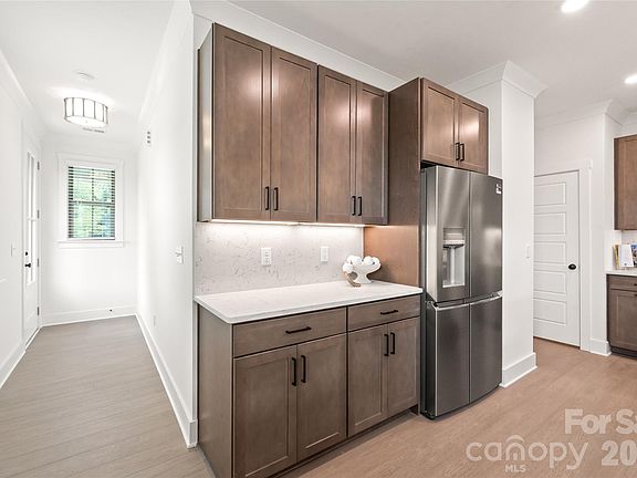 3rd image of 804 Garringer Pl #16