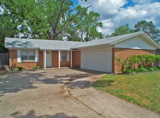 509 Town North Dr, Arlington, TX 76011