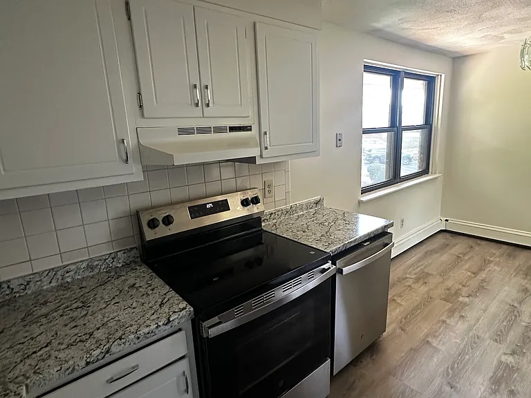 2 Town House Ln #12 — Photo 9