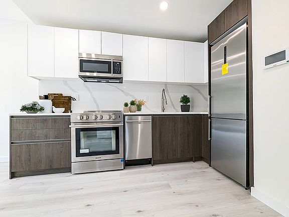 2nd image of 388 Vernon Ave #505