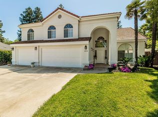 373 E Pelican Ct, Fresno, CA 93730