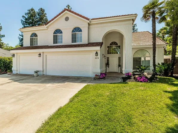 373 E Pelican Ct, Fresno, CA 93730