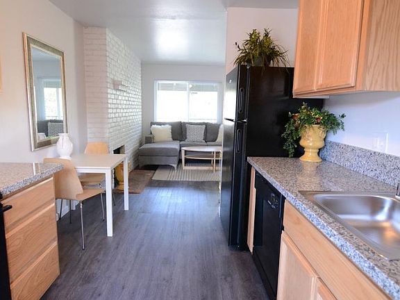 2nd image of 19 Garden Hwy APT 15