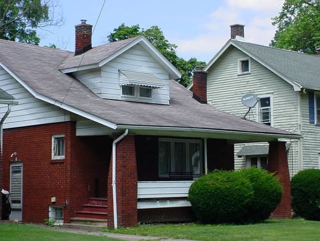 1st image of 338 Mistletoe Ave