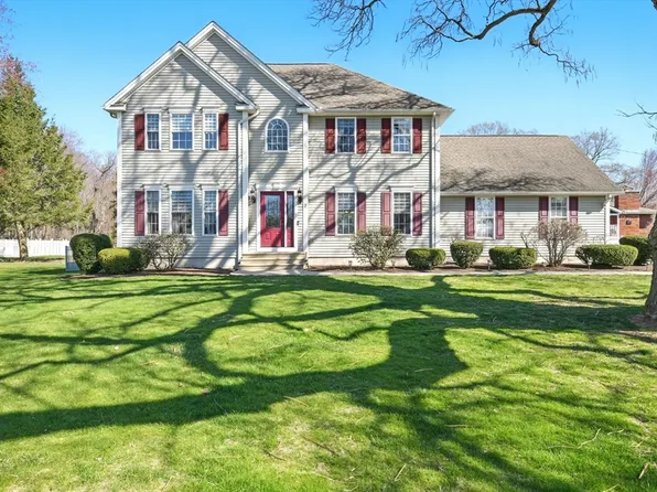 2 Valley View Dr, South Hadley, MA 01075