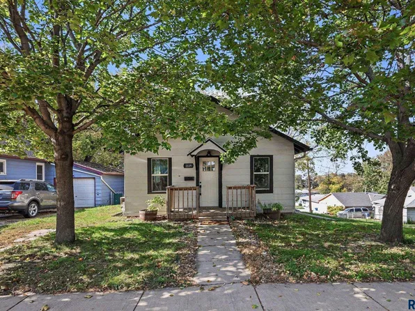 1119 N Duluth Ave, Sioux Falls, SD 57104