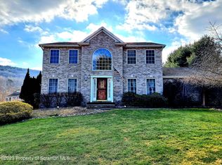 987 Chase Rd, Shavertown, PA 18708