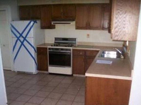 4th image of 11409 W Grand Ave
