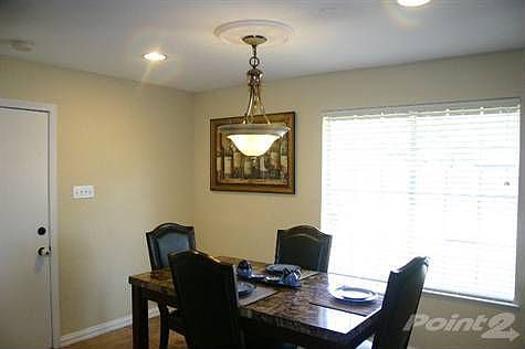 1100 Forest Ridge 001