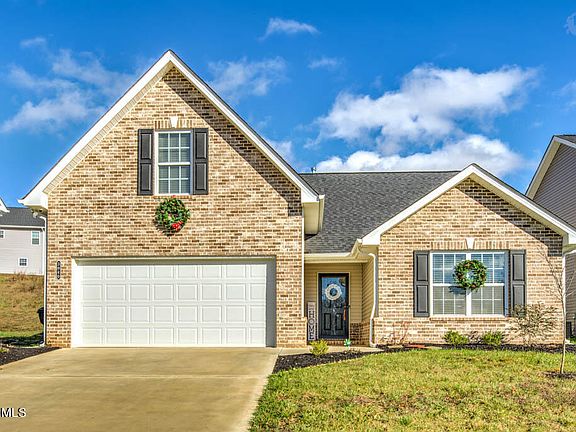 3rd image of 3040 Creekbend Ln