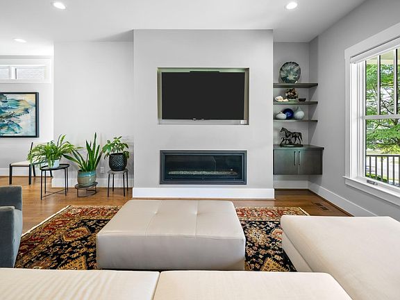 5th image of 3526 Saint Charles Pl