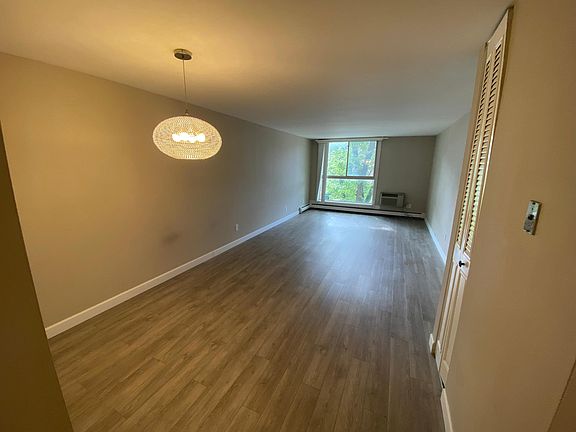 4th image of 3438 N Oakland Ave APT 111