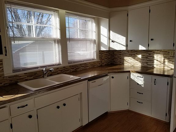 3rd image of 114 Vogel Ave