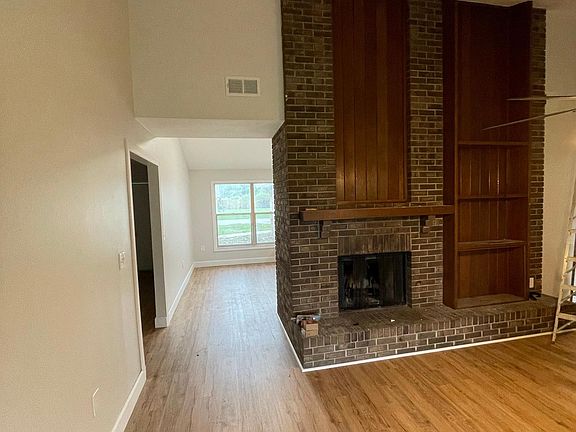 4th image of 3604 N Dovetail Ln