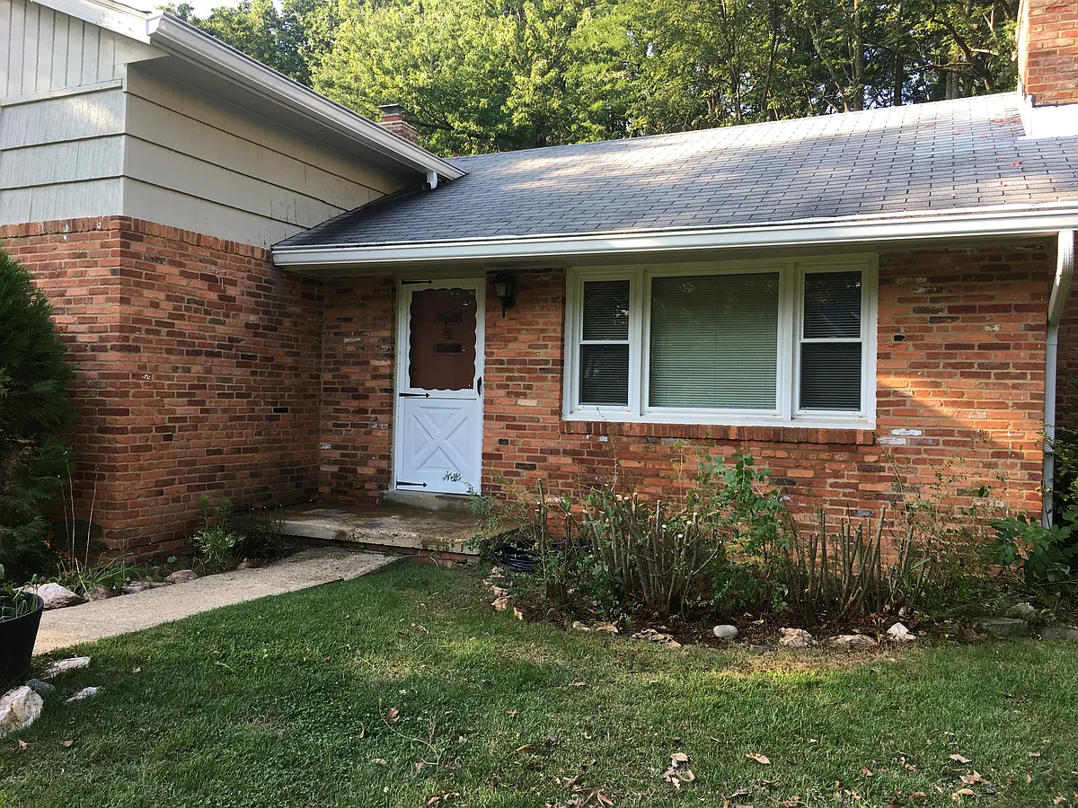 Building Photo - 1115 Westbriar Ct NE