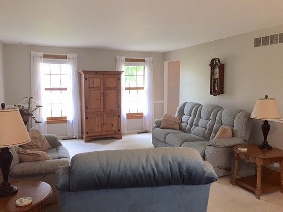 2nd image of 7634 Hermitage Pl